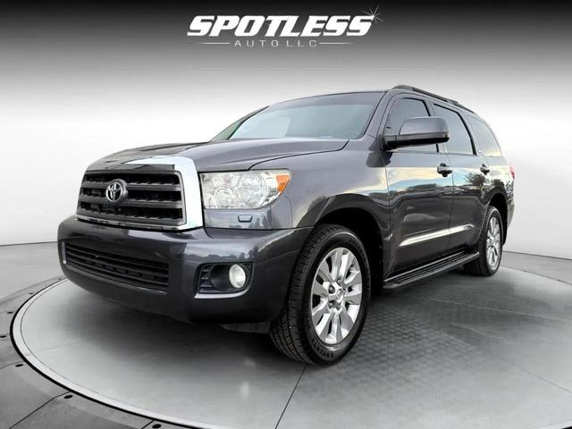 Photo of 2015 Magnetic Gray Metallic Toyota Sequoia