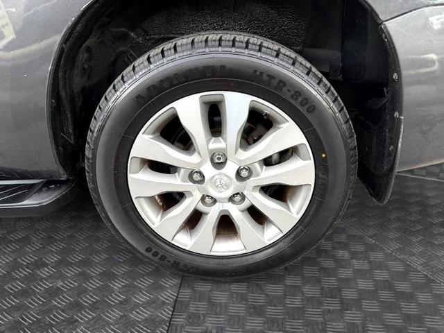 Photo of 2015 Magnetic Gray Metallic Toyota Sequoia