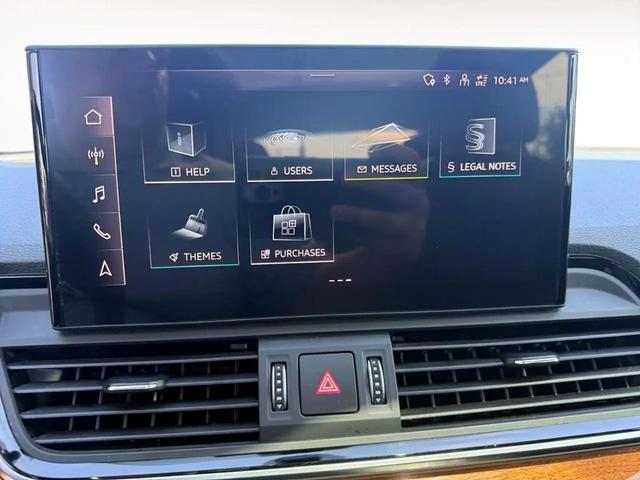 Photo of 2023 Manhattan Gray Metallic Audi Q5