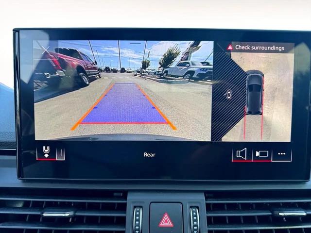 Photo of 2023 Manhattan Gray Metallic Audi Q5