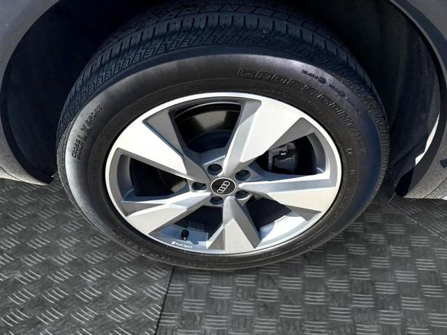 Photo of 2023 Manhattan Gray Metallic Audi Q5