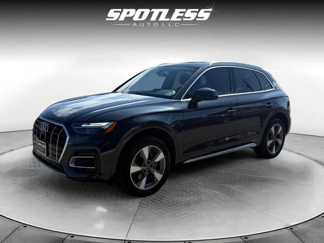 Photo of 2023 Manhattan Gray Metallic Audi Q5