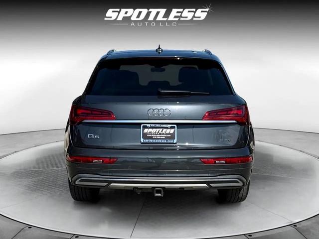 Photo of 2023 Manhattan Gray Metallic Audi Q5