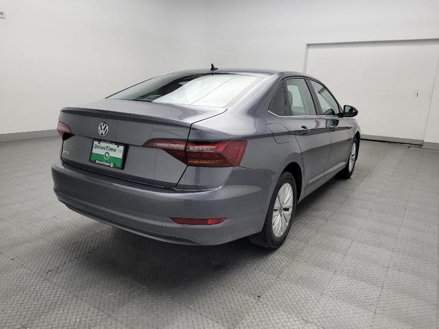 Photo of 2019 Platinum Gray Metallic Volkswagen Jetta