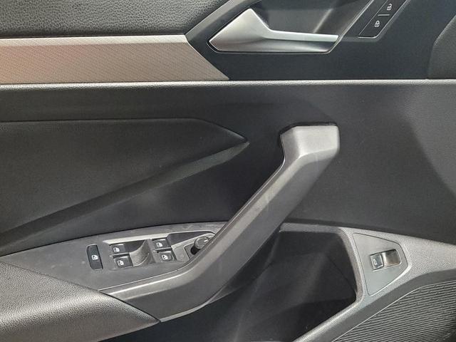 Photo of 2019 Platinum Gray Metallic Volkswagen Jetta