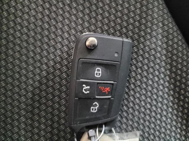Photo of 2019 Platinum Gray Metallic Volkswagen Jetta