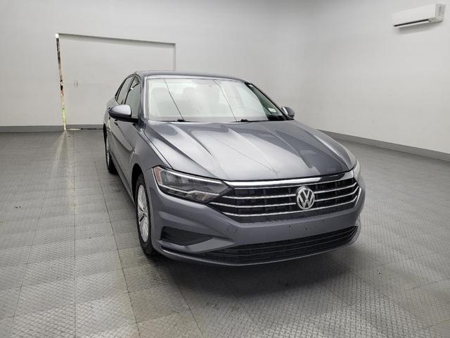 Photo of 2019 Platinum Gray Metallic Volkswagen Jetta