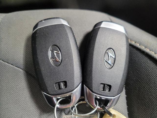 Photo of 2023 Black Hyundai ELANTRA