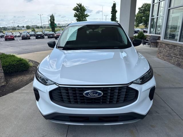 Photo of 2023 White Ford Escape