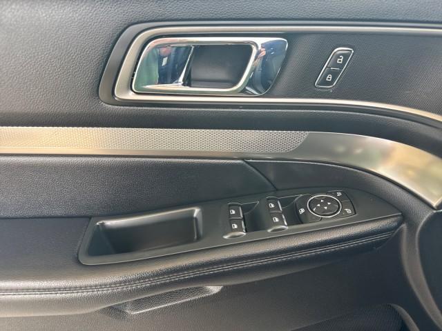 Photo of 2018 Black Ford Explorer