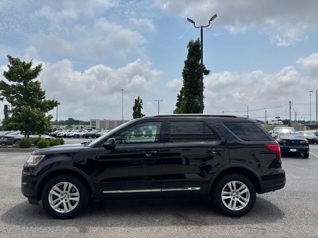 Photo of 2018 Black Ford Explorer