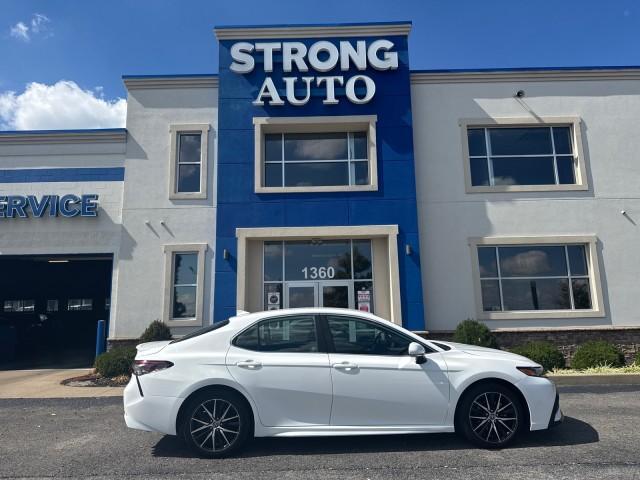 Photo of 2024 White Toyota Camry