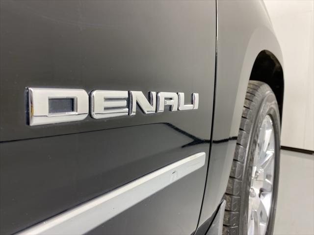 Photo of 2018 Onyx Black GMC Yukon XL
