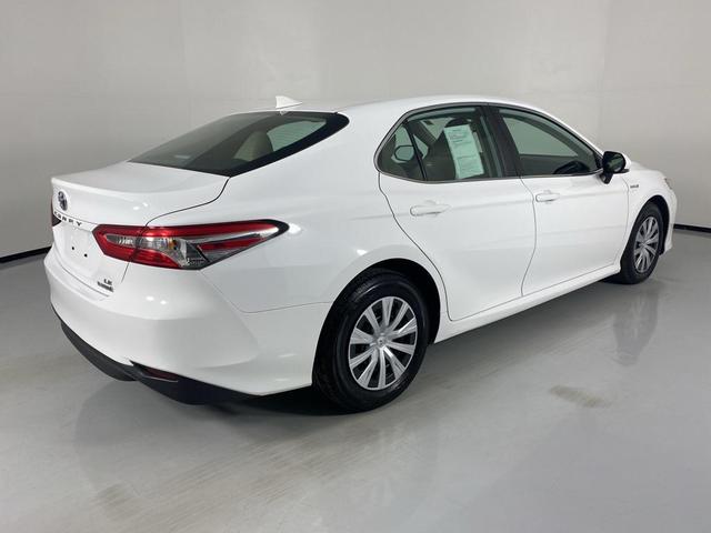 Photo of 2020 Super White Toyota Camry