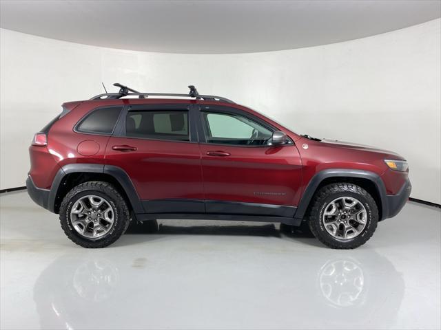 Photo of 2019 Velvet Red Pearlcoat Jeep Cherokee