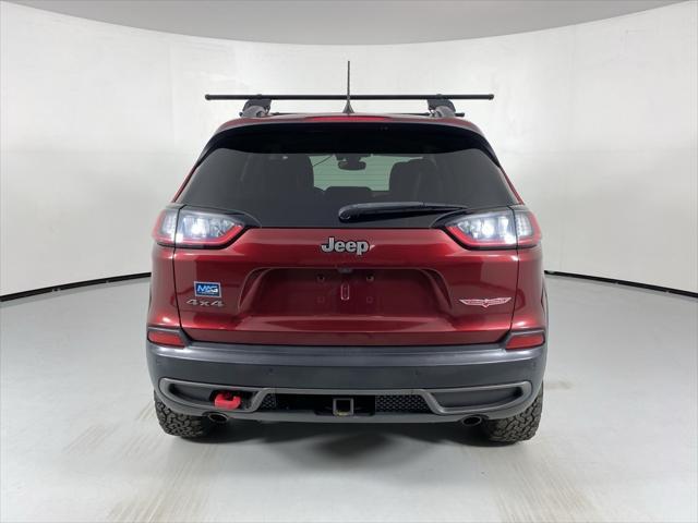 Photo of 2019 Velvet Red Pearlcoat Jeep Cherokee
