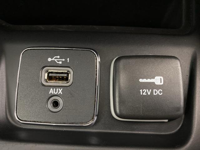 Photo of 2019 Velvet Red Pearlcoat Jeep Cherokee
