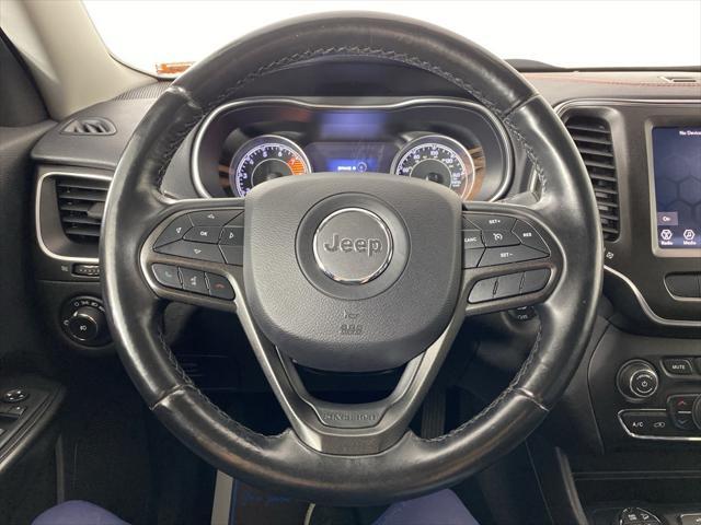 Photo of 2019 Velvet Red Pearlcoat Jeep Cherokee