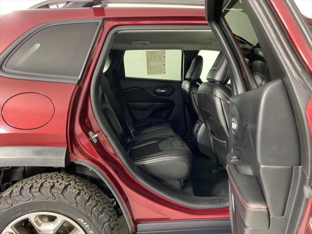 Photo of 2019 Velvet Red Pearlcoat Jeep Cherokee