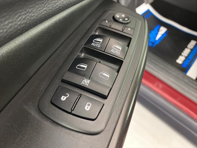 Photo of 2019 Velvet Red Pearlcoat Jeep Cherokee