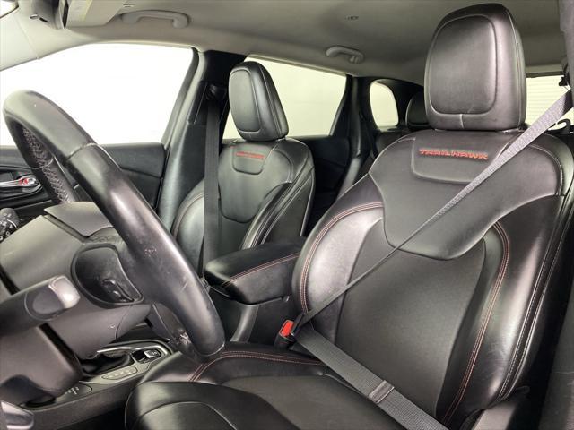 Photo of 2019 Velvet Red Pearlcoat Jeep Cherokee