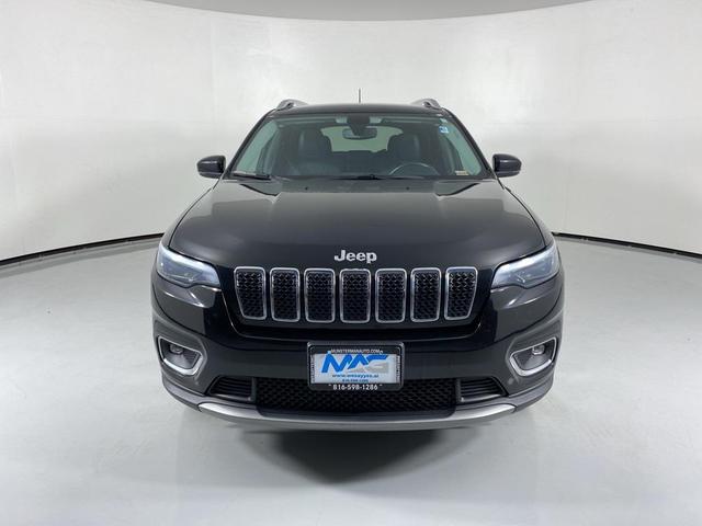 Photo of 2019 Diamond Black Crystal Pearlcoat Jeep Cherokee