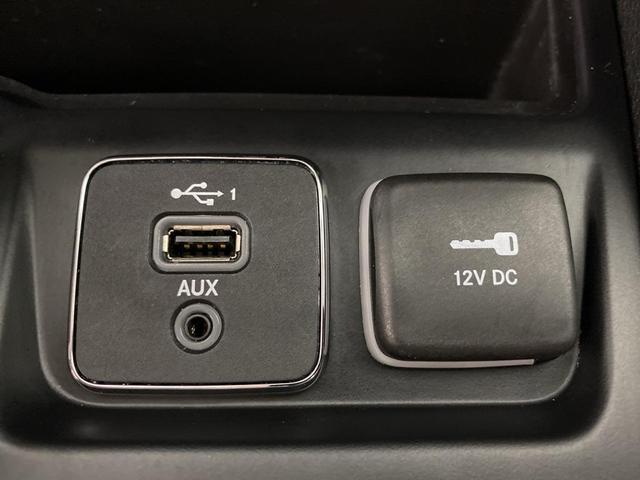Photo of 2019 Diamond Black Crystal Pearlcoat Jeep Cherokee