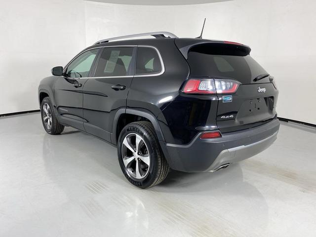 Photo of 2019 Diamond Black Crystal Pearlcoat Jeep Cherokee