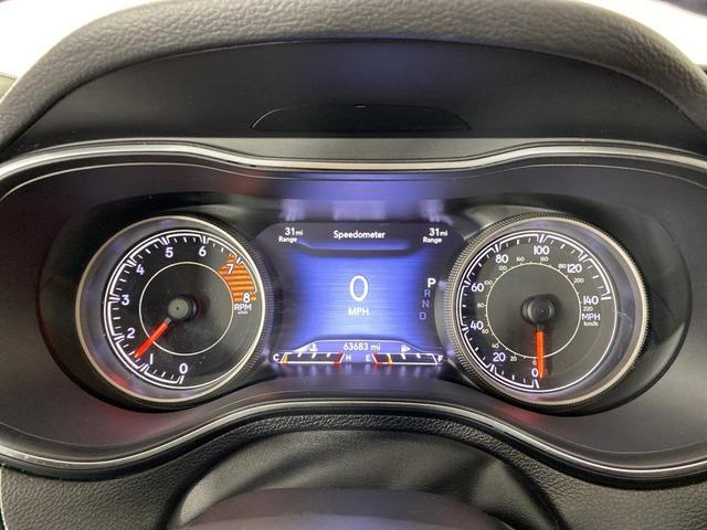 Photo of 2019 Diamond Black Crystal Pearlcoat Jeep Cherokee