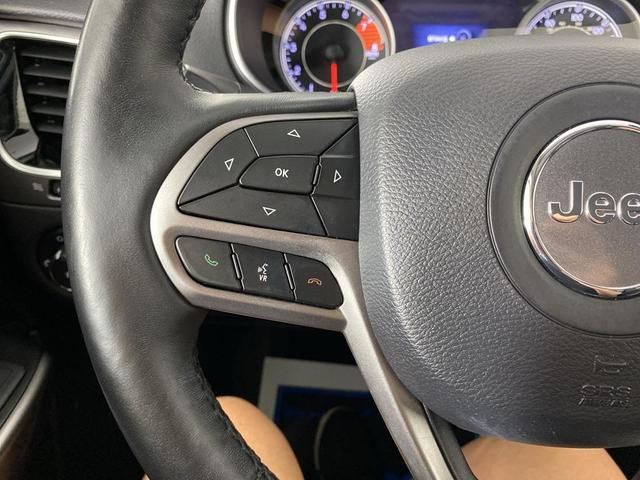 Photo of 2019 Diamond Black Crystal Pearlcoat Jeep Cherokee