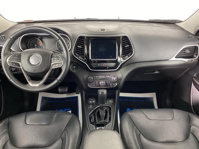 Photo of 2019 Diamond Black Crystal Pearlcoat Jeep Cherokee