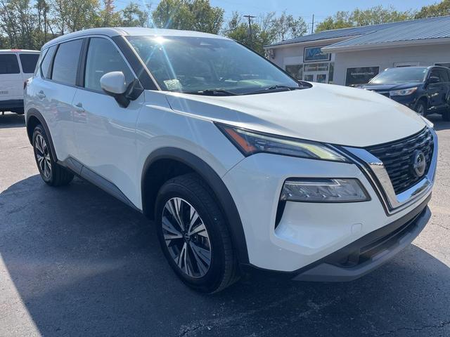 Photo of 2023 Pearl White Tricoat Nissan Rogue