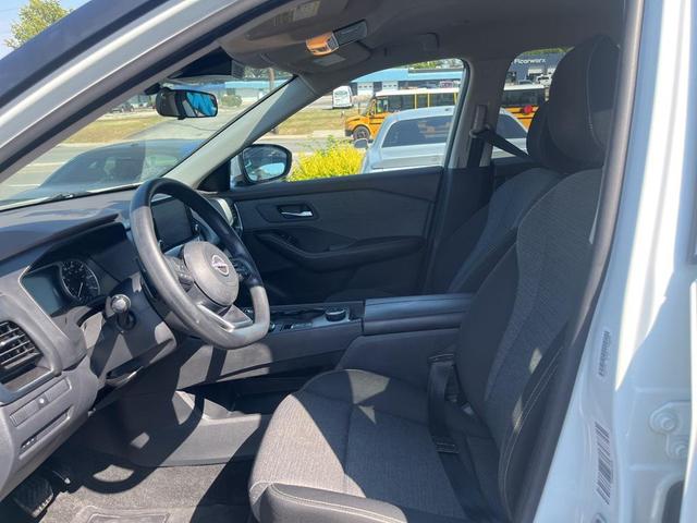 Photo of 2023 Pearl White Tricoat Nissan Rogue