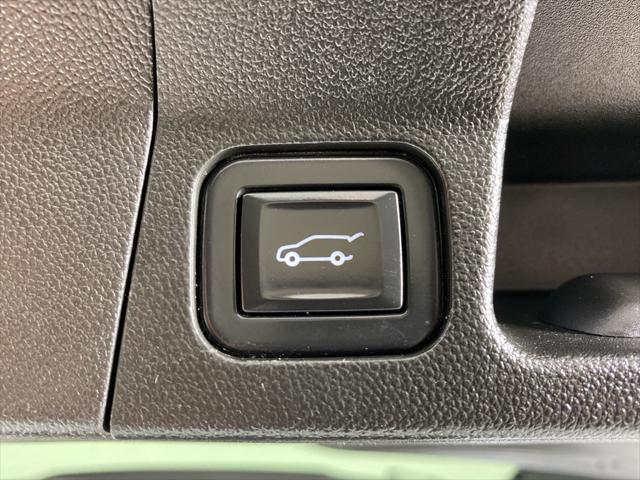 Photo of 2020 Summit White GMC Acadia