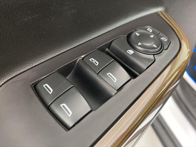Photo of 2020 Summit White GMC Acadia