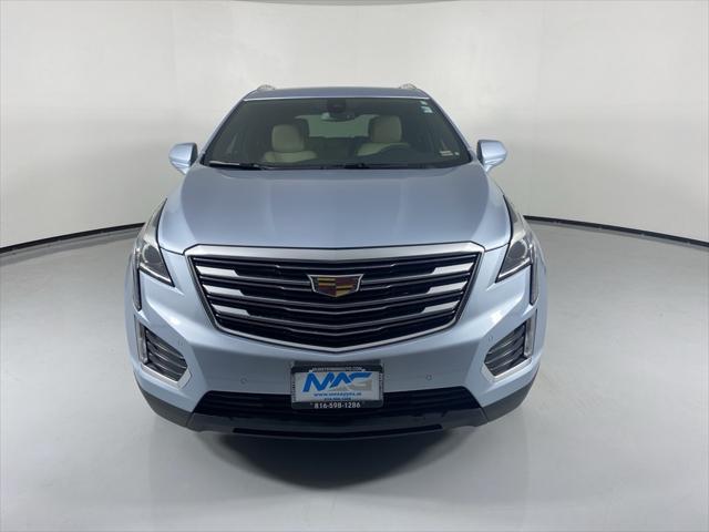 Photo of 2017 Silver Moonlight Metallic Cadillac XT5