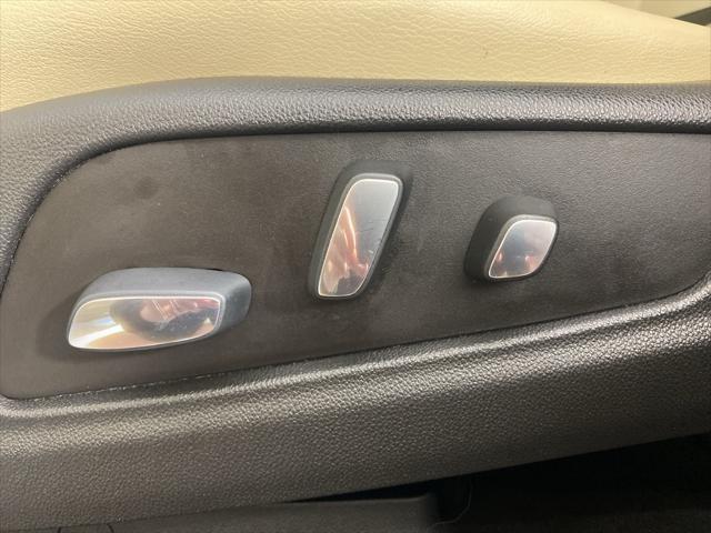 Photo of 2017 Silver Moonlight Metallic Cadillac XT5