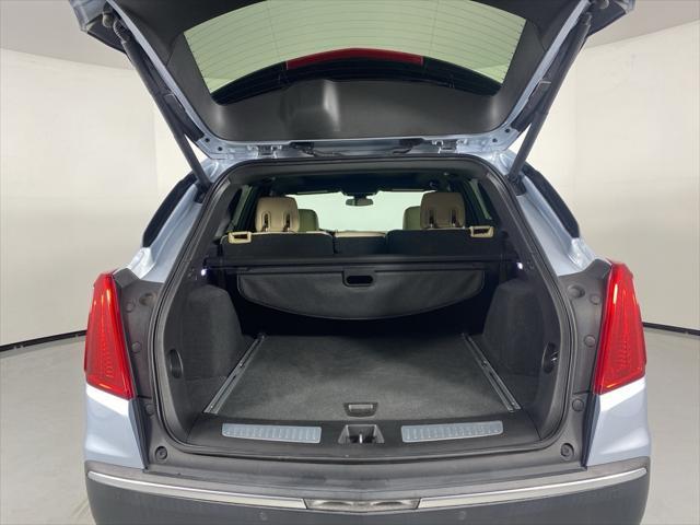 Photo of 2017 Silver Moonlight Metallic Cadillac XT5