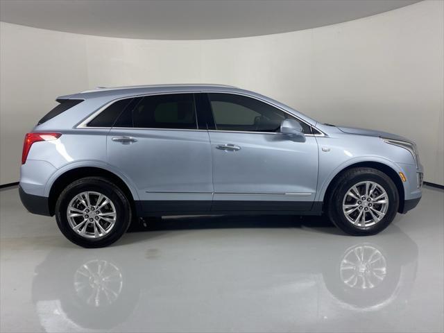 Photo of 2017 Silver Moonlight Metallic Cadillac XT5