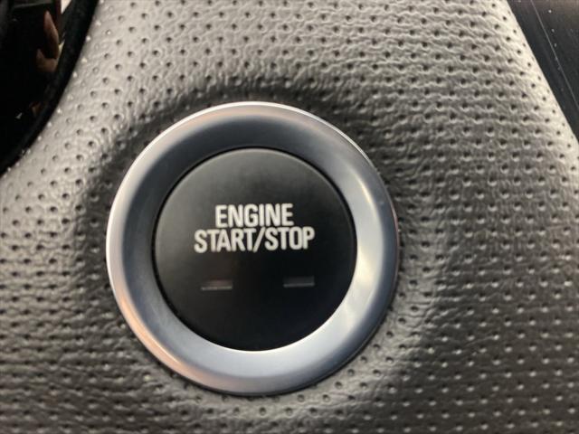 Photo of 2017 Silver Moonlight Metallic Cadillac XT5
