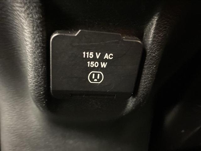 Photo of 2015 True Blue Pearlcoat Jeep Cherokee