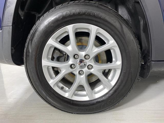 Photo of 2015 True Blue Pearlcoat Jeep Cherokee