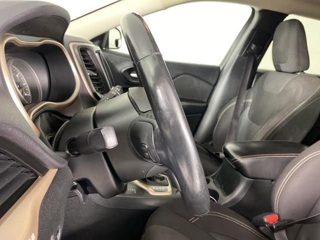 Photo of 2015 True Blue Pearlcoat Jeep Cherokee