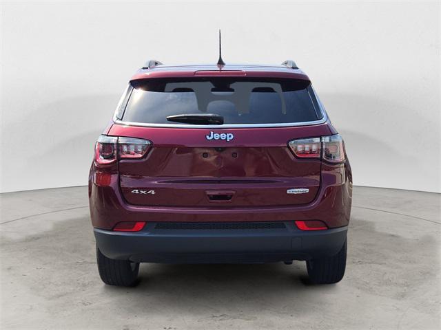 Photo of 2022 Velvet Red Pearlcoat Jeep Compass
