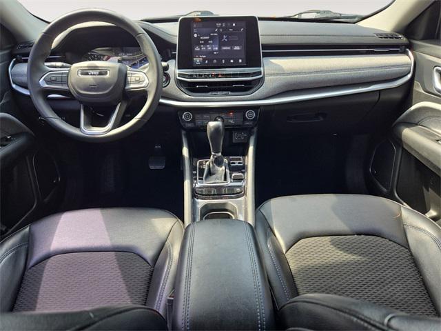 Photo of 2022 Velvet Red Pearlcoat Jeep Compass