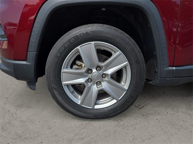 Photo of 2022 Velvet Red Pearlcoat Jeep Compass
