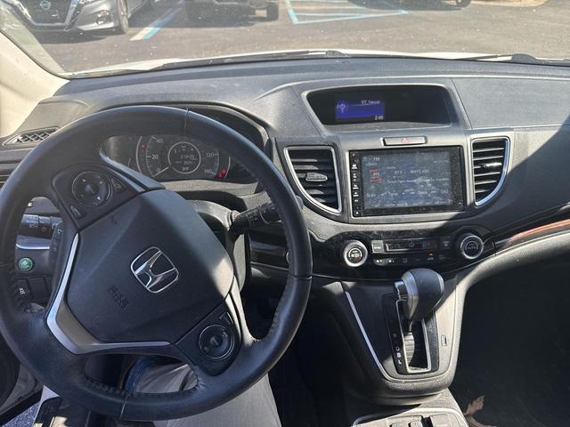 Photo of 2016 White Diamond Pearl Honda CR-V
