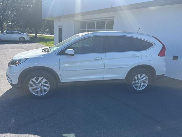 Photo of 2016 White Diamond Pearl Honda CR-V
