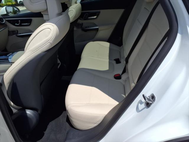 Photo of 2024 Polar White Mercedes-Benz GLC 300