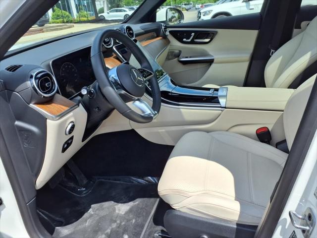Photo of 2024 Polar White Mercedes-Benz GLC 300